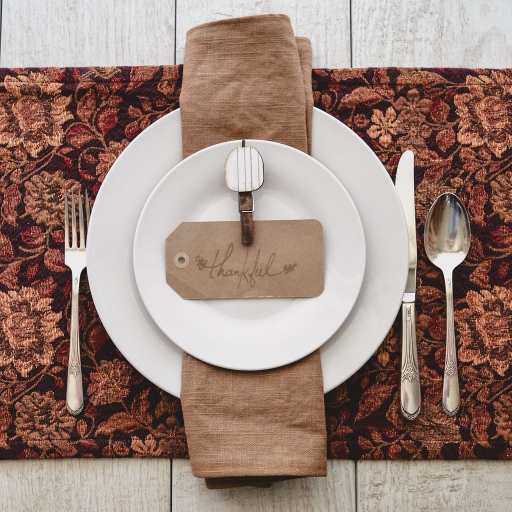 thankful, from above, table setting-2849300.jpg